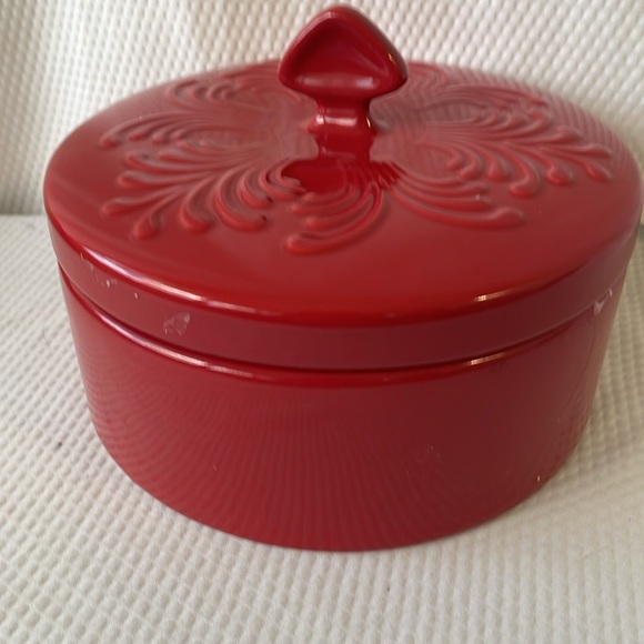 Chantal Red Talavera 1.5 qt Stoneware Bakeware. - Picture 3 of 7